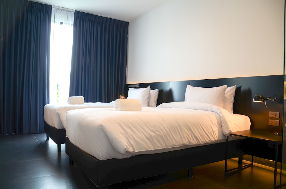 bed chiangmai gate adults only