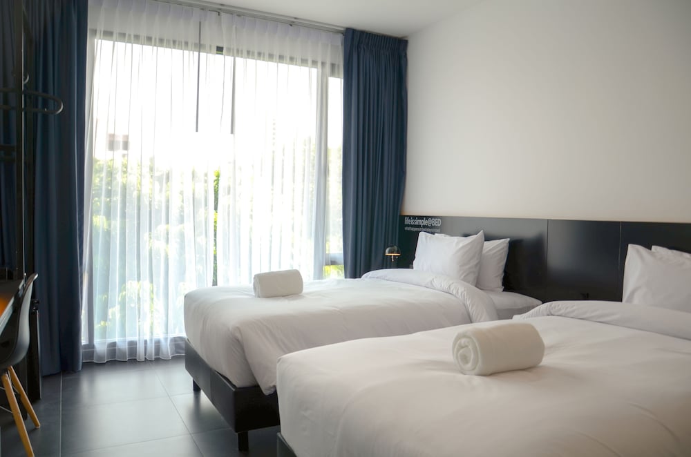 bed chiangmai gate adults only