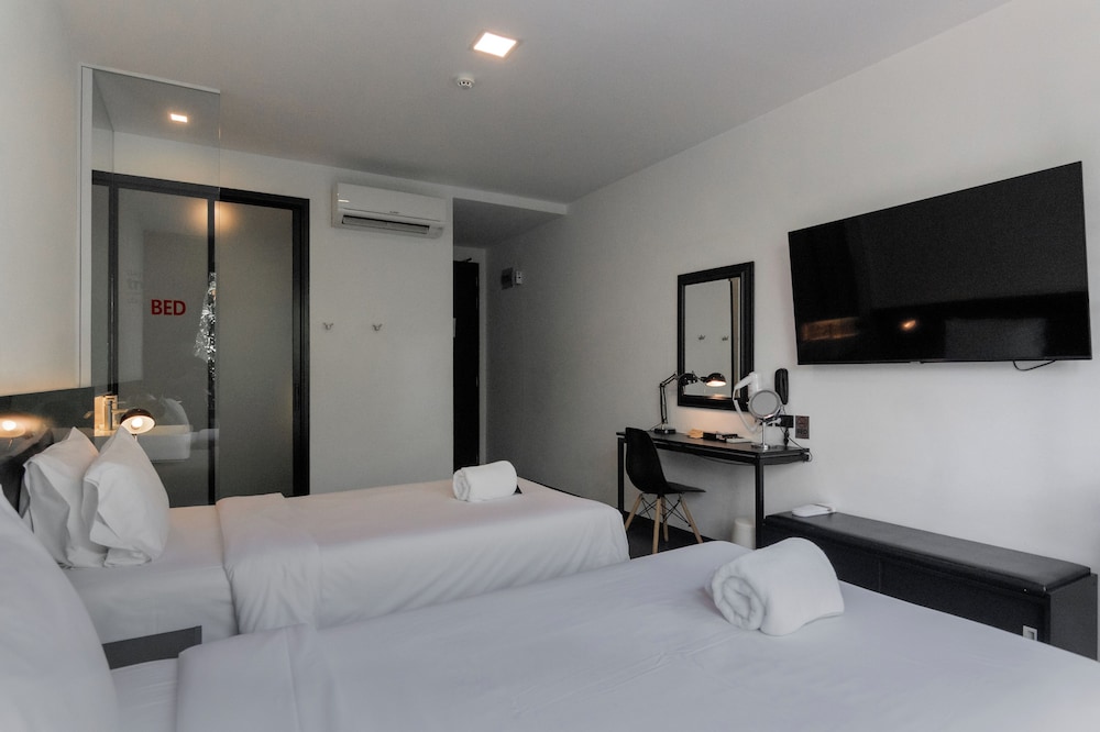 bed chiangmai gate adults only