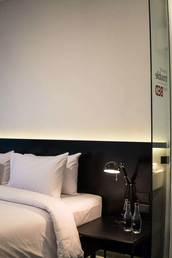 bed chiangmai gate adults only