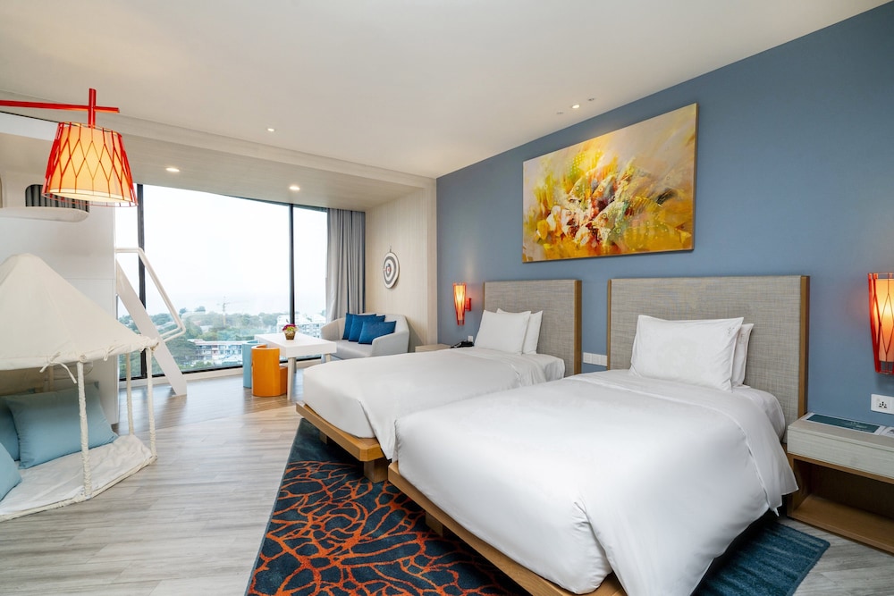 holiday inn resort vana nava hua hin by ihg