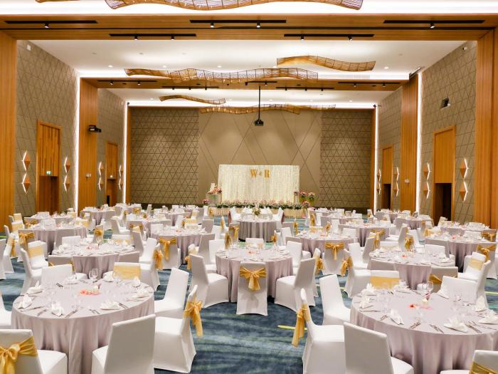 holiday inn resort vana nava hua hin by ihg