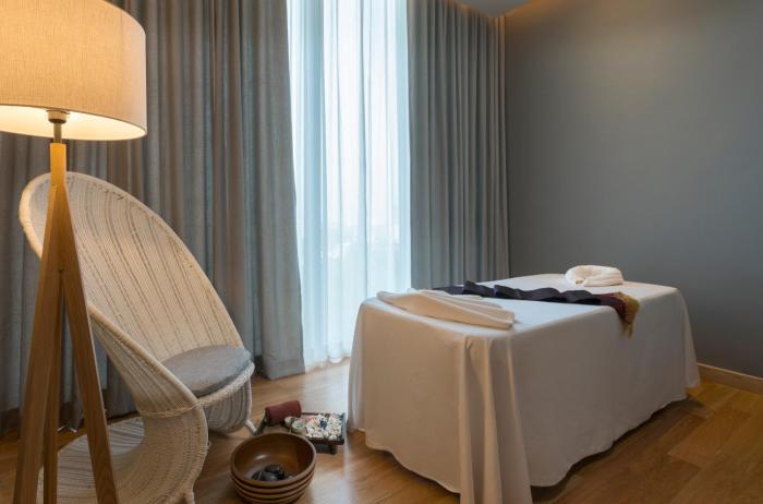 holiday inn resort vana nava hua hin by ihg