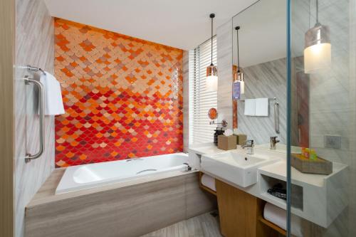 holiday inn resort vana nava hua hin by ihg