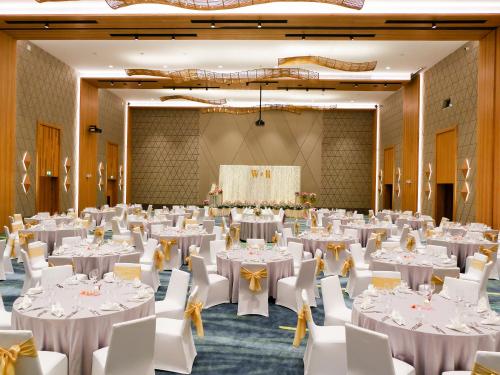 holiday inn resort vana nava hua hin by ihg