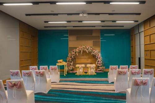 holiday inn resort vana nava hua hin by ihg