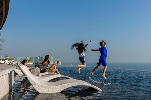 holiday inn resort vana nava hua hin by ihg