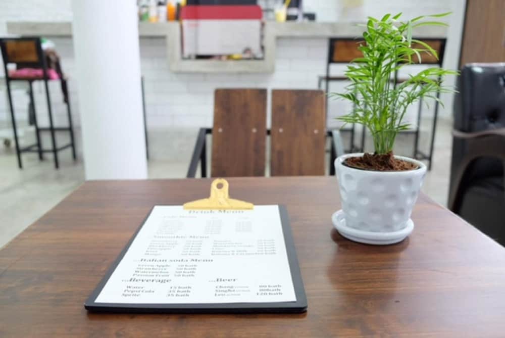 backpack station hostel