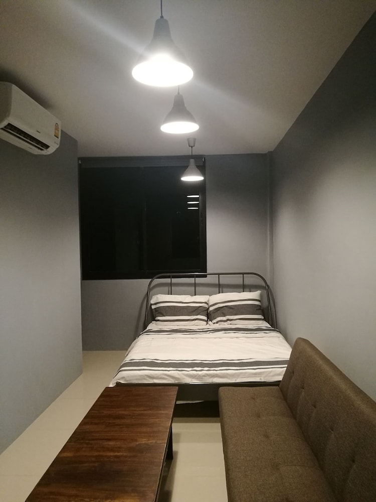 backpack station hostel