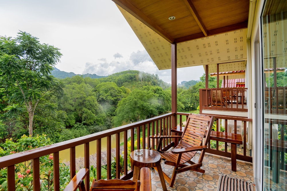 khaosok river home resort