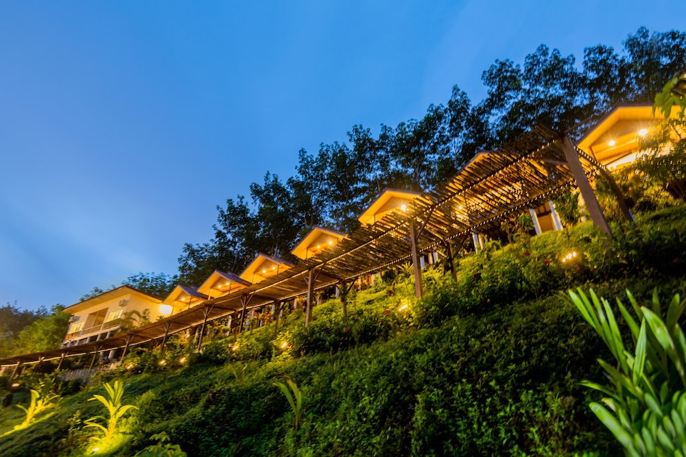 khaosok river home resort