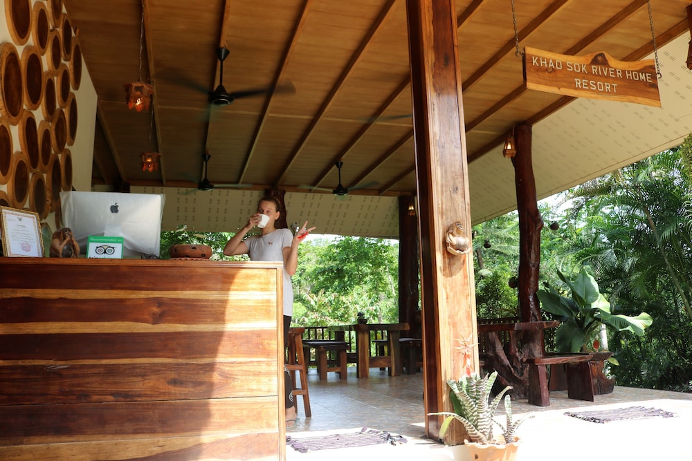 khaosok river home resort