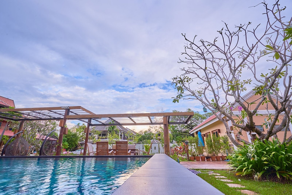 hueankhamhom resort