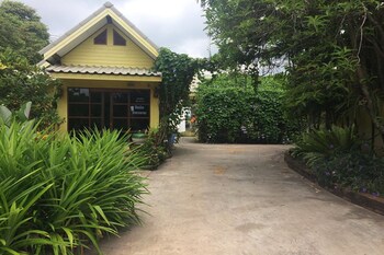 tai baan resort