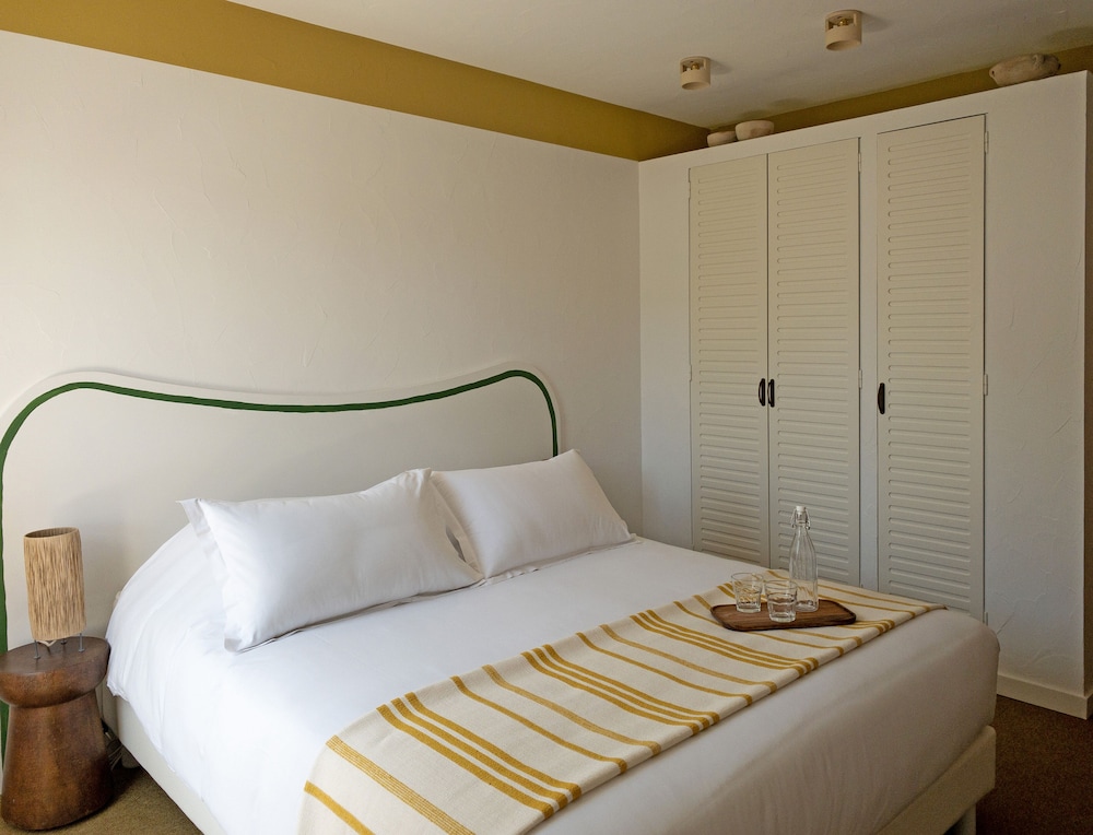 Hotel Le Sud,Cannes>>Antibes,3 star
