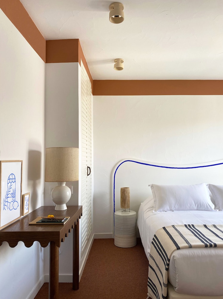 Hotel Le Sud,Cannes>>Antibes,3 star