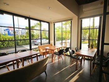 Bunprasop Garden Hotel,Nakhon Si Thammarat>>Lan Saka,4 star