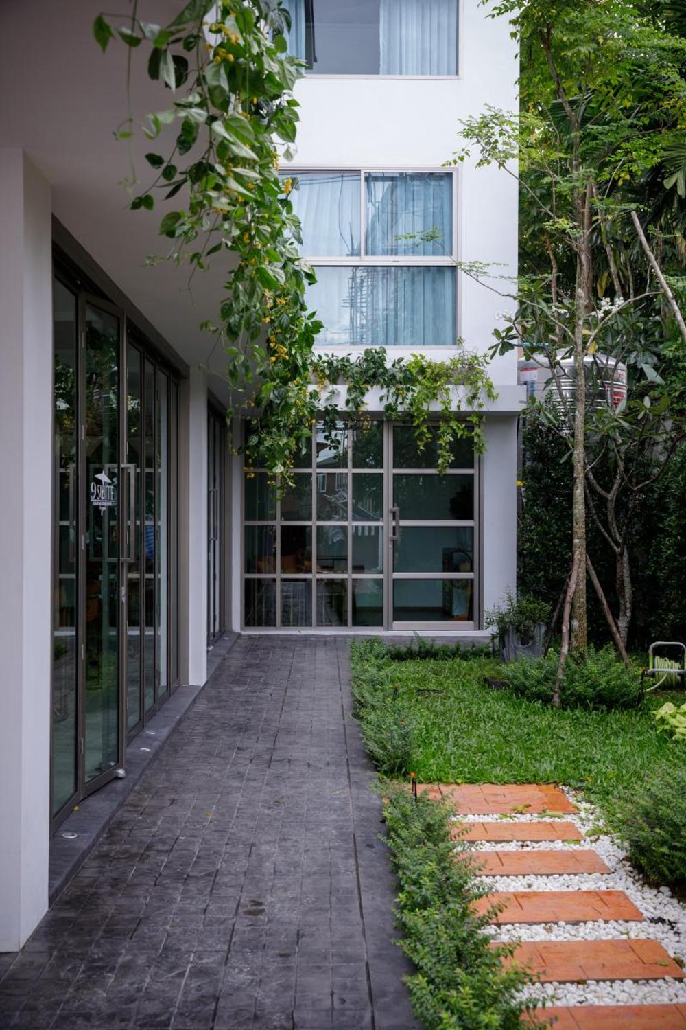 9 suite luxury boutique hotel