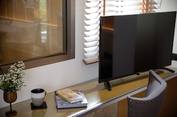 9 suite luxury boutique hotel