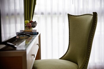 9 suite luxury boutique hotel