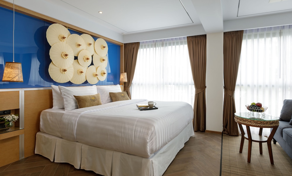 9 suite luxury boutique hotel