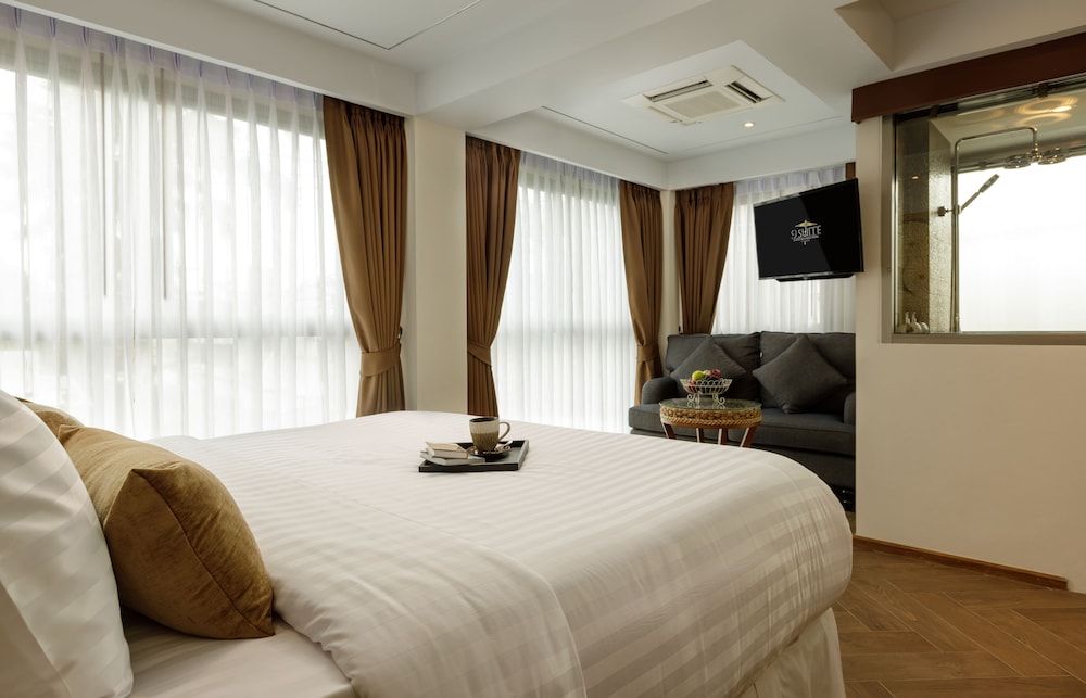 9 suite luxury boutique hotel