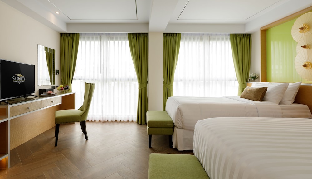 9 suite luxury boutique hotel