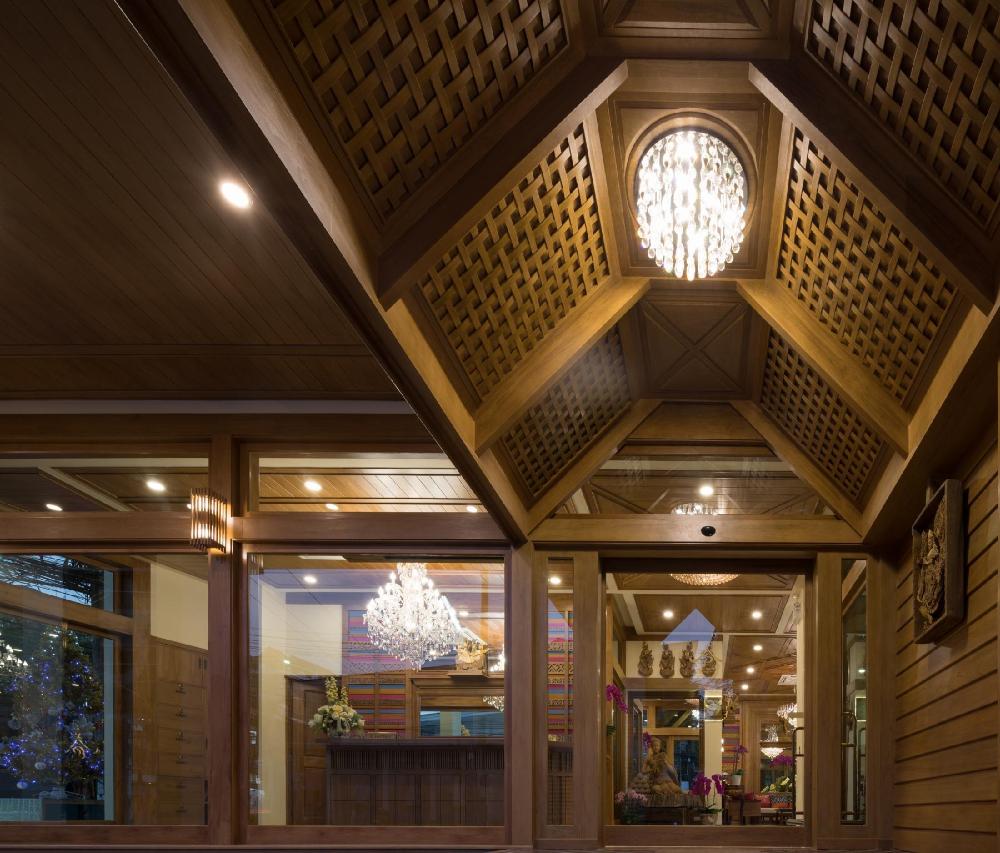 peak nimman prestige hotel