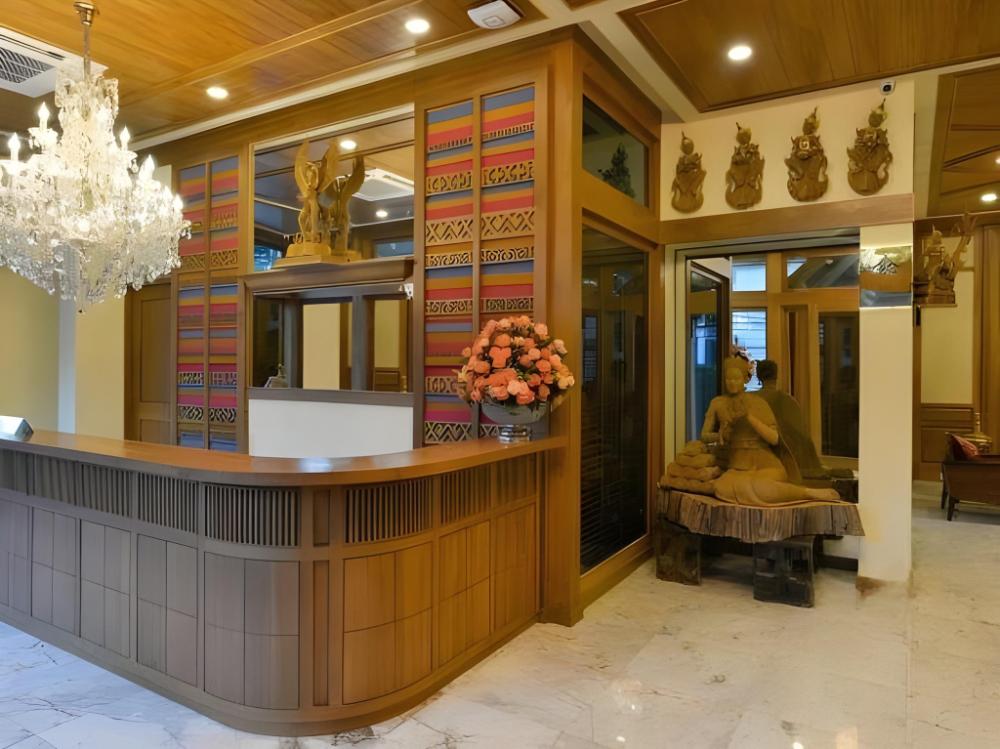 peak nimman prestige hotel