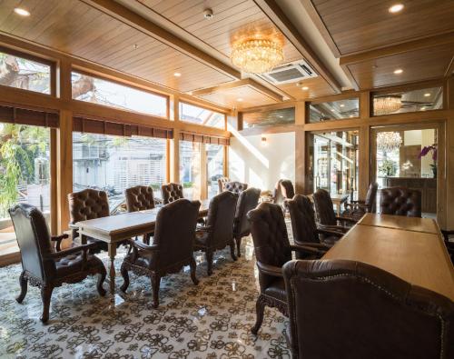 peak nimman prestige hotel