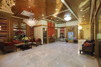 peak nimman prestige hotel