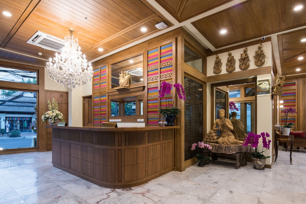 peak nimman prestige hotel