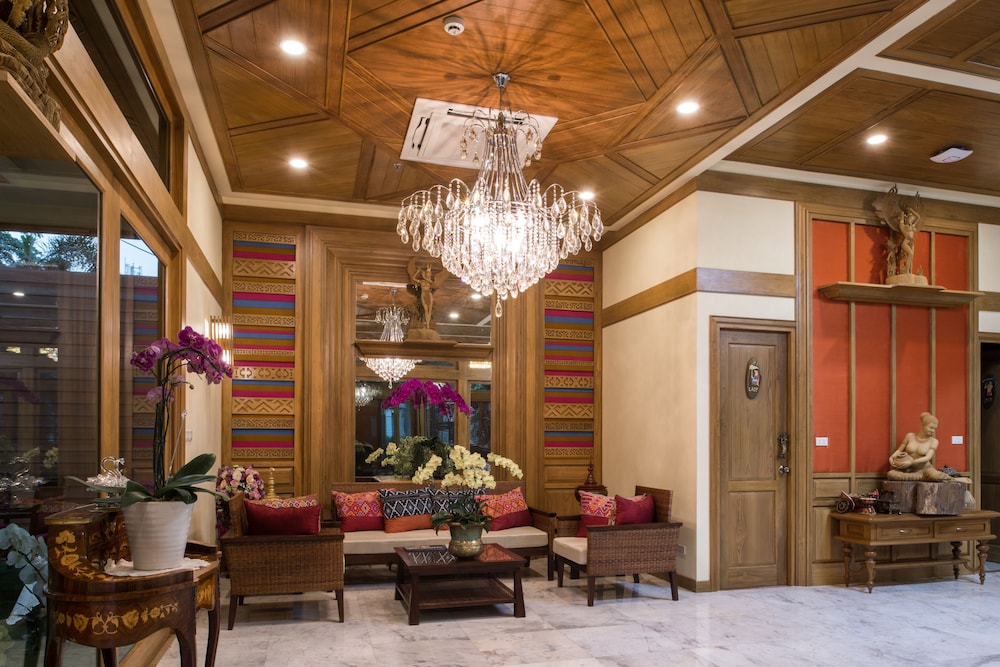 peak nimman prestige hotel