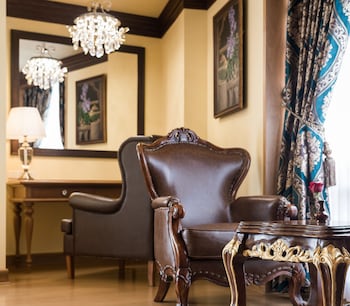 peak nimman prestige hotel