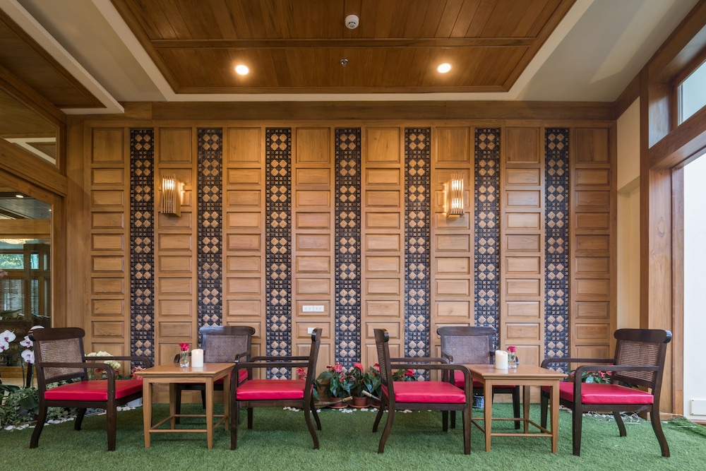 peak nimman prestige hotel