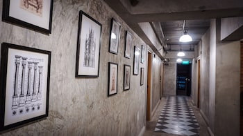 the old inn hotel