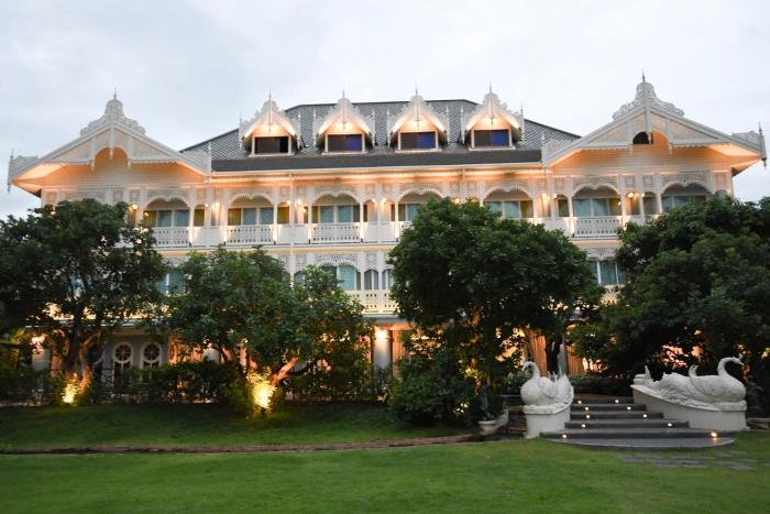 at pingnakorn riverside hotel chiangmai