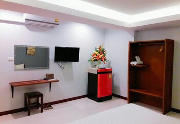 graphic house at chiang rai adults only