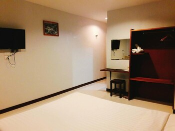 graphic house at chiang rai adults only