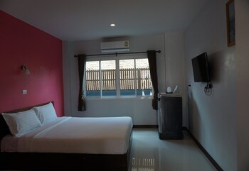 graphic house at chiang rai adults only