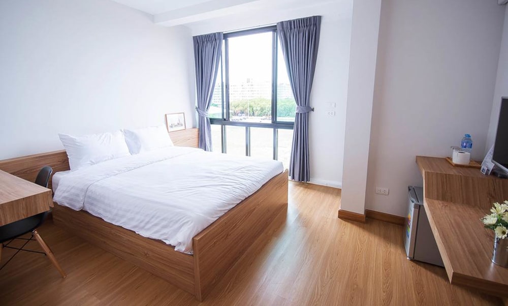 the logbook room and cafe