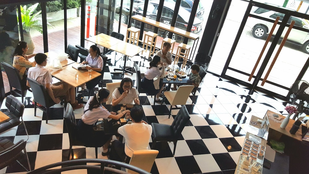 the logbook room and cafe