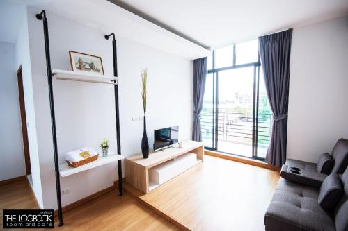 the logbook room and cafe