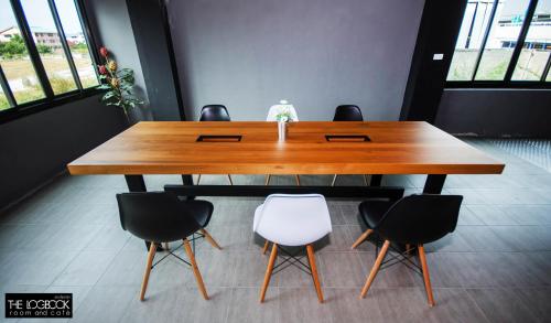 the logbook room and cafe