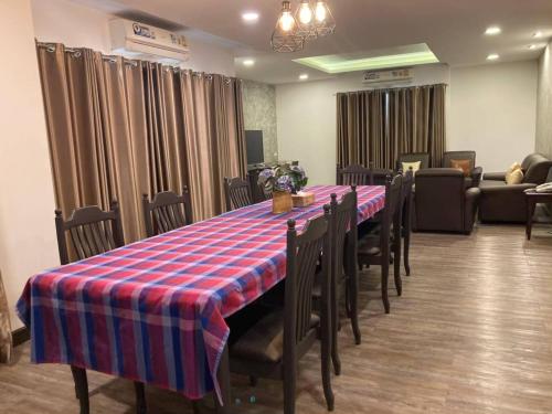 boutique poo yai lee