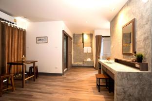 boutique poo yai lee