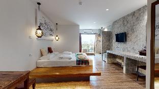 boutique poo yai lee