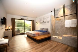 boutique poo yai lee