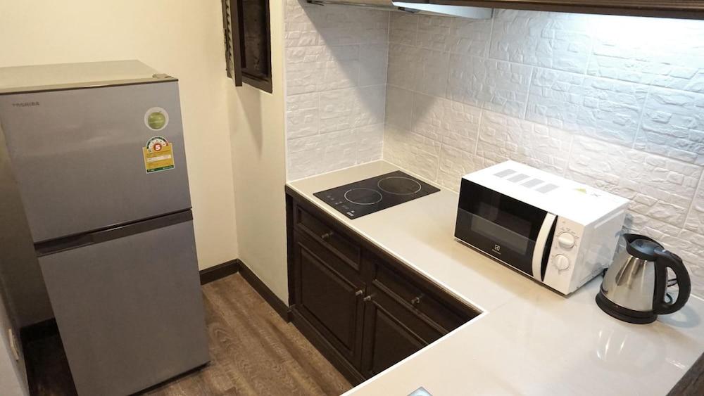 boutique poo yai lee