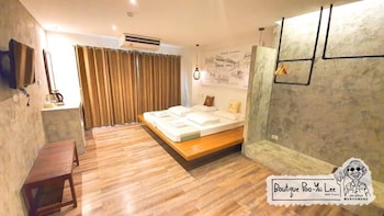 boutique poo yai lee